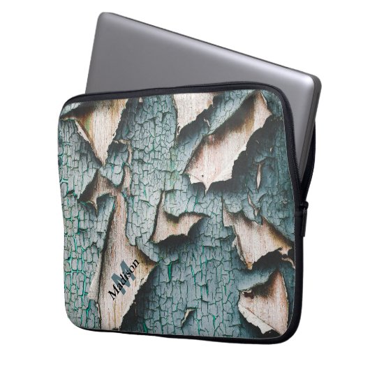 Rustikale, alte, hellblaugrüne Schälfarbe Monogram Laptopschutzhülle (Vorderseite Links)