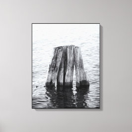 Rustikale Altholzposten am Pier Leinwanddruck