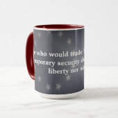 Rustikale amerikanische Flagge mit Benjamin Frankl Tasse (Vorderseite Links)