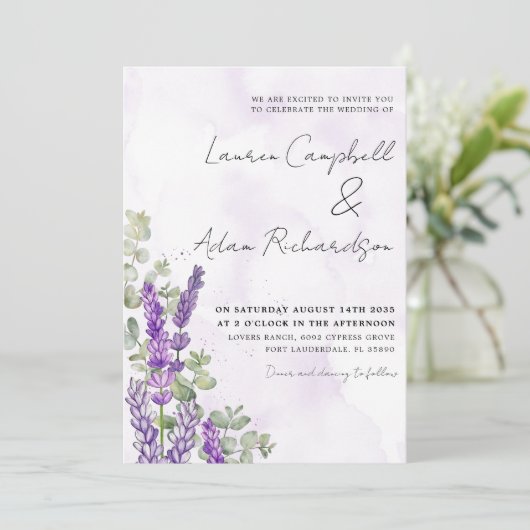 Rustikale Aquarelllavender & Eucalyputus Wedding Einladung (Stehend Vorderseite)