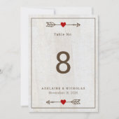 Rustikale Arrows Red Heart Wedding Tischnummer Car (Vorderseite)
