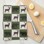 Rustikale Bären- und Hirschplätze, dunkelgrüne und Geschirrtuch (Viertel Falte)