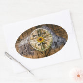 Rustikale Barn Wagon Wheel Sonnenblume Ovaler Aufkleber (Umschlag)