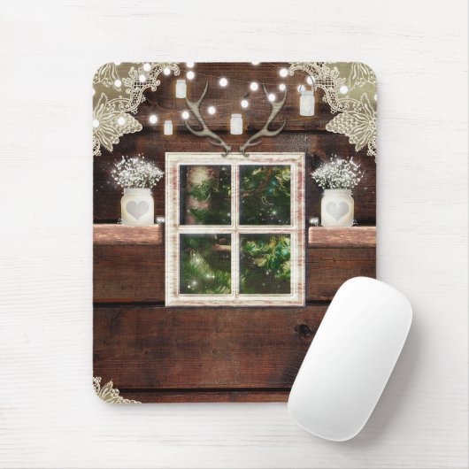 Rustikale Barnhütte mit Blick auf Pinienwald Mousepad (Mit Mouse)