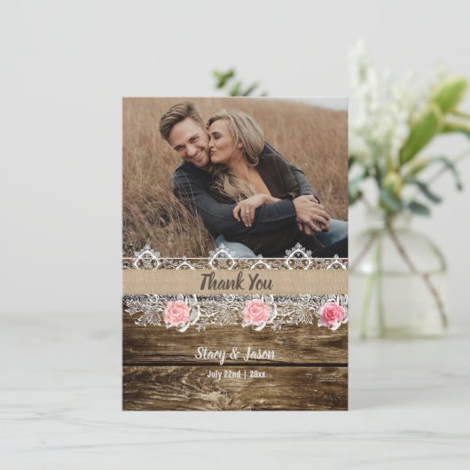 Rustikale Barnwood & Lace Wedding Dankeskarte (Stehend Vorderseite)