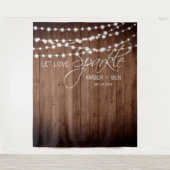 Rustikale Barnwood String Lights Custom Wedding Wandteppich (Vorderseite)