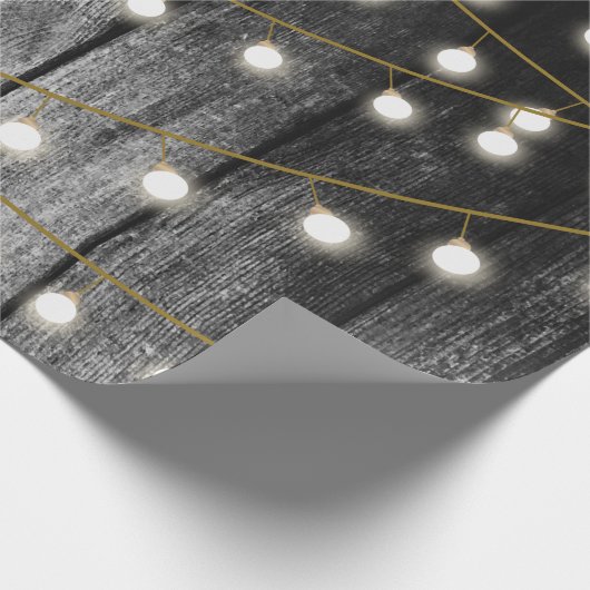 Rustikale Barschschwarz Holz Gold String Lights Geschenkpapier (Ecke)