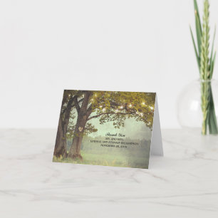 Rustikale Baum- und Lichterketten-Hochzeit Danke