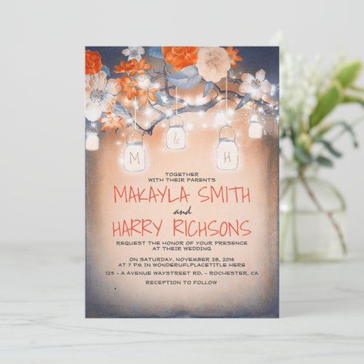 Rustikale Bäume und Lichter Mason Jars Hochzeit im Einladung (Stehend Vorderseite)