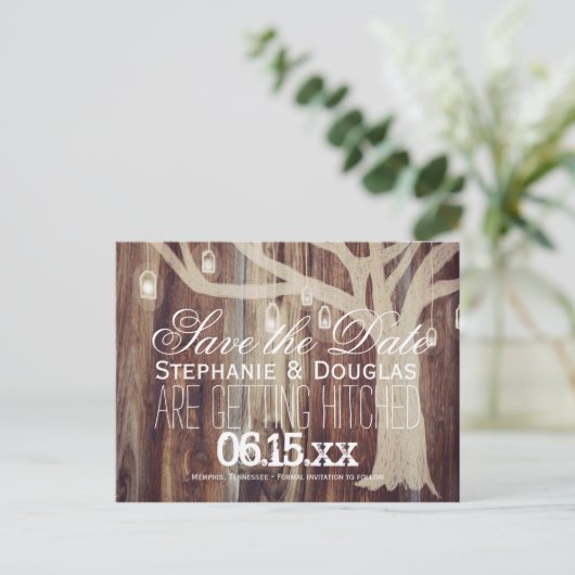 Rustikale Baumleuchten Holz Save the Date Postkart Ankündigungspostkarte (Stehend Vorderseite)