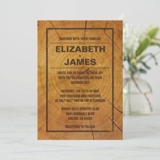 Rustikale Baumring-Hochzeitsfeiern Einladung (Stehend Vorderseite)