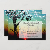 Rustikale Baumzeichenfolgen-Lichter Sonnenuntergan RSVP Karte (Vorne/Hinten)