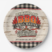 Rustikale BBQ-Grillmeister-Geburtstagsfeier Pappteller (Vorderseite)