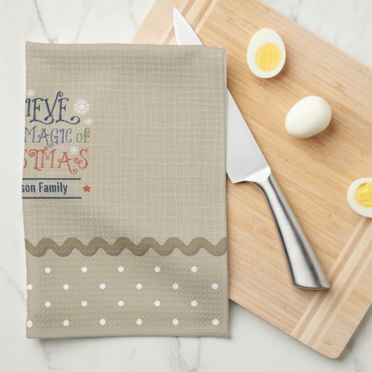 Rustikale Beige Polka Dot Weihnachten Mit Monogram Geschirrtuch (Viertel Falte)