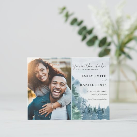 Rustikale Berge Hochzeitskarte Save the Date Postkarte (Stehend Vorderseite)