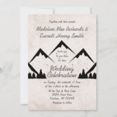 Rustikale Berge und Pinienbäume laden zur Hochzeit Einladung (Vorderseite)