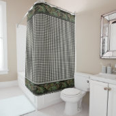 Rustikale Berghütte Lodge Schwarz-weißer Kiefernwa Duschvorhang (Beispiel)