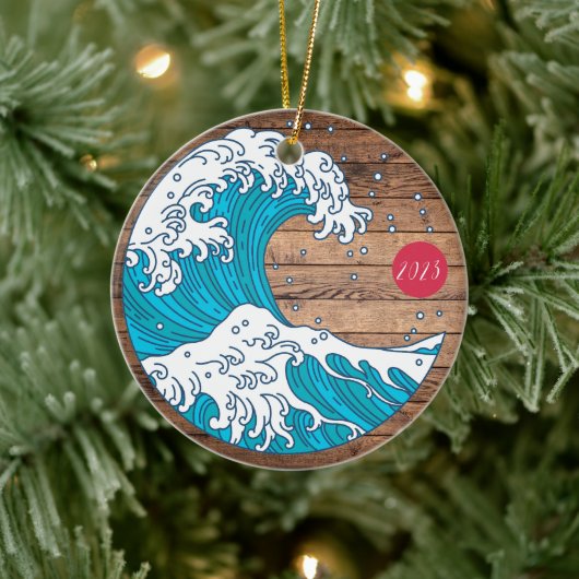 Rustikale Bezeichnung Wave and Sun - Name des Jahr Keramik Ornament (Baum)