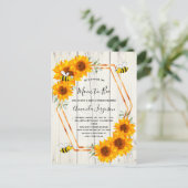 Rustikale Bienendusche Sonnenblumen Holz Einladung Postkarte (Stehend Vorderseite)