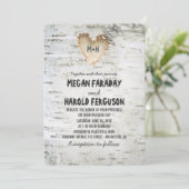 Rustikale Birch Bark Heart Wedding Einladung (Stehend Vorderseite)