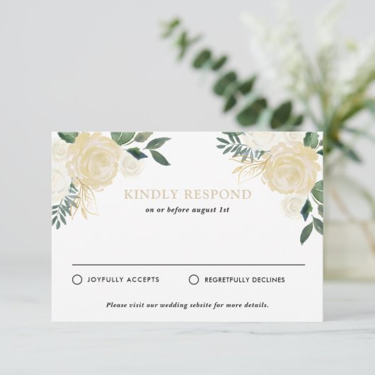 Rustikale, blasse Peonies Wedding RSVP (Stehend Vorderseite)