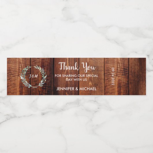 Rustikale Blätter auf Holz Monogramm Hochzeit dank Wasserflaschenetikett (Einzelnes Label)