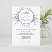 Rustikale Blauer Winterblumenhochzeit Einladung (Stehend Vorderseite)