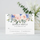 Rustikale Blush Blues Rose Anemones Wedding RSVP Karte (Stehend Vorderseite)