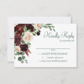 Rustikale Blüten | Terracotta und Marsala Rote Flo RSVP Karte (Vorderseite)