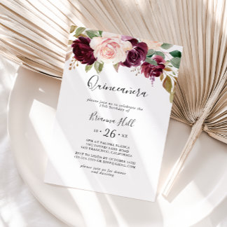 Rustikale Blüten und botanische Blätter Quinceañer Einladung