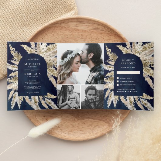 Rustikale Boho Pampas Grass Navy Blue Arch Wedding Dreifach Gefaltete Einladung
