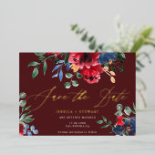 Rustikale Bordeaux-Hochzeit mit Blumenzwiebeln ret Folieneinladung (Stehend vorne)