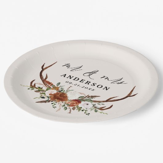 rustikale botanische Hochzeitsschrift für die Rüst Pappteller (Schrägansicht)