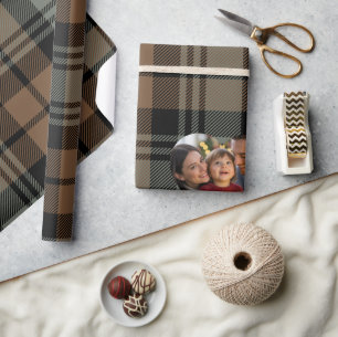 Rustikale braun-schwarze Tartan-Weihnachtsfotos Geschenkpapier