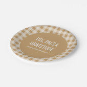 Rustikale braune Gingham-Friendsgiving-Dinnerparty Pappteller (Schrägansicht)