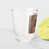 Rustikale braune Scheunenholz individuell monogram Schnapsglas (Links)