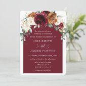 Rustikale Burgund-Orange-Elfenbeinblumenhochzeit Einladung (Stehend Vorderseite)