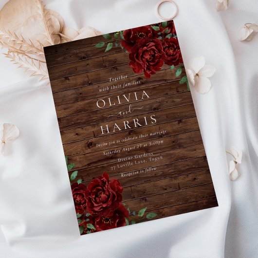 Rustikale Burgund-Rote Rosen Hochzeit Einladung