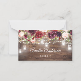 Rustikale Burgunder Blumenstrauß Hochzeit Platzkarte
