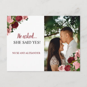Rustikale Burgunder-Rosé-Blumen-Hochzeit Einladung Postkarte