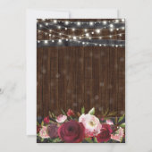 Rustikale Burgundy Red Floral Barrel Wedding Einladung (Rückseite)