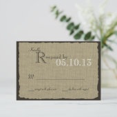 Rustikale Burlap Look Hochzeitsreaktion RSVP Karte (Stehend Vorderseite)