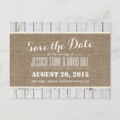 Rustikale Burlap- und Holzstreifen-Hochzeit retten Ankündigungspostkarte (Vorderseite)