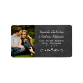 Rustikale Chalkboard Hochzeit Foto Rücksendeadress Adressaufkleber (Vorne)