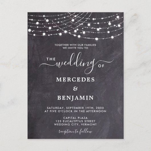 Rustikale Chalkboard String Lights QR Code Hochzei Einladungspostkarte (Vorderseite)