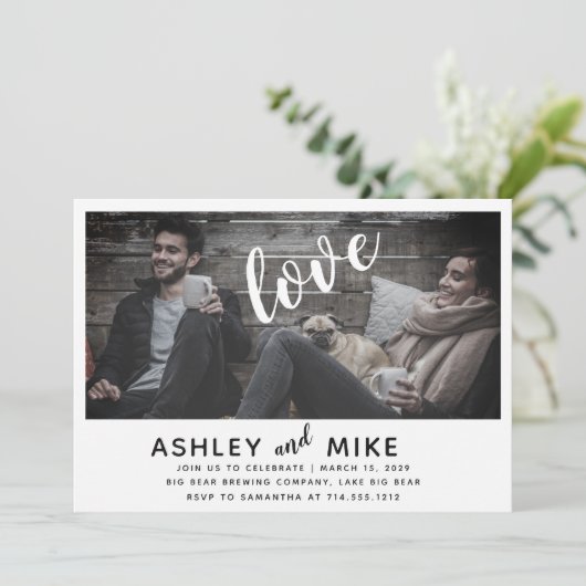 Rustikale Chic Wood Foto Engagement Party einladen Einladung (Stehend Vorderseite)