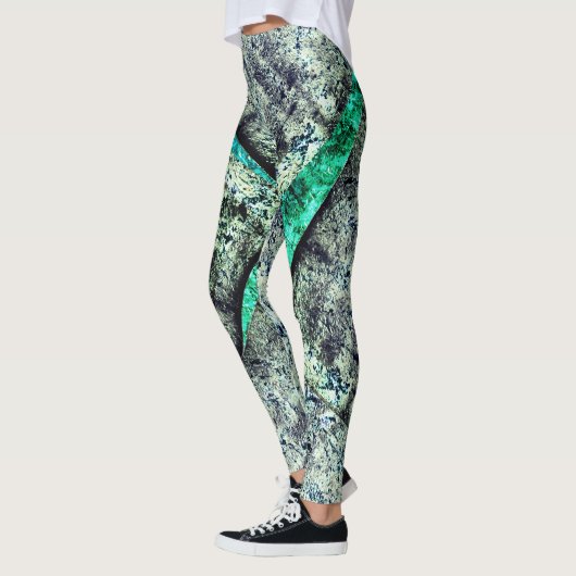 Rustikale CO2-verschmutzte Schicht auf Aquarine Leggings (Links)
