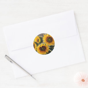 Rustikale Country-Sonnenblumen auf der Barnboard-P Runder Aufkleber
