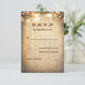 Rustikale Country String Lights Hochzeit RSVP Card Karte (Stehend Vorderseite)