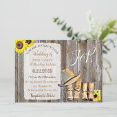 Rustikale Cowboystiefel, Spitzen und Sonnenblumen Einladung (Stehend Vorderseite)